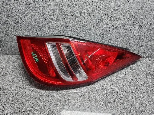 Right rear tail light assembly compatible with Hyundai i30 2008, genuine OEM replacement part 92402 2L000