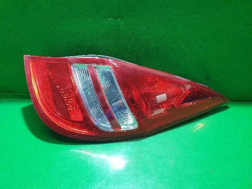 Right rear tail light (RH) compatible with Hyundai i30 2010, genuine OEM replacement part 92402 2L000
