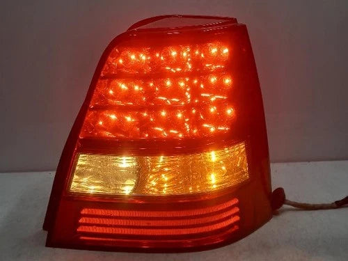 Right rear combination tail light assembly compatible with Kia Sorento 2008, genuine OEM replacement part 924023E500