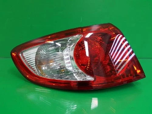 Left outer rear tail light assembly (combination) compatible with Hyundai Santa Fe 2007, genuine OEM replacement part 92401 2B000
