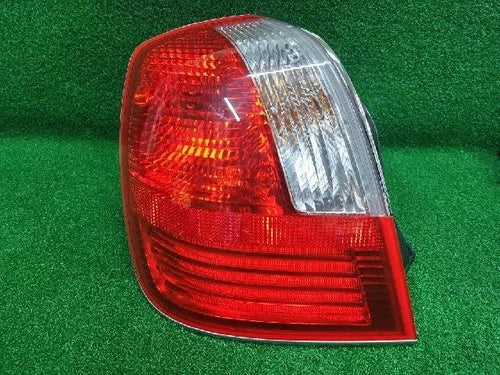 Left rear combination tail light assembly compatible with Hyundai Azera 2001, OEM 92401 39000