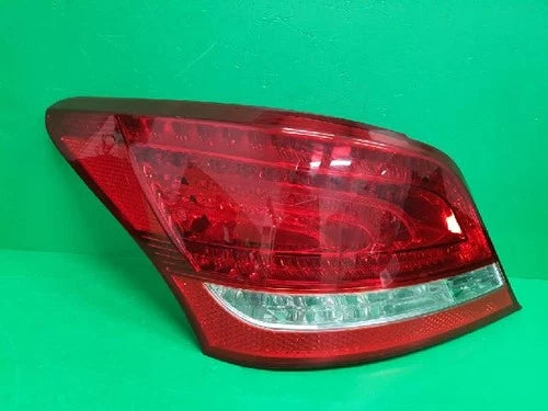 Left rear tail light assembly compatible with Hyundai Equus 2010, genuine OEM replacement part 92401 3N000