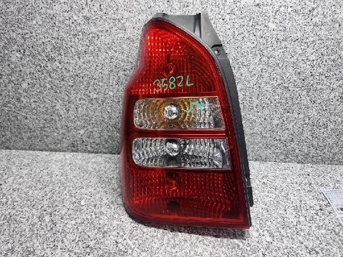 Left rear combination tail light assembly compatible with Hyundai Terracan 2006, genuine OEM replacement part 92401 H1510