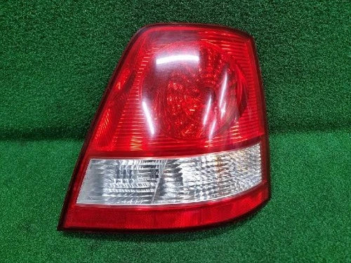 Right rear combination tail light compatible with Kia Sorento 2004, genuine OEM replacement part 92402 3E000