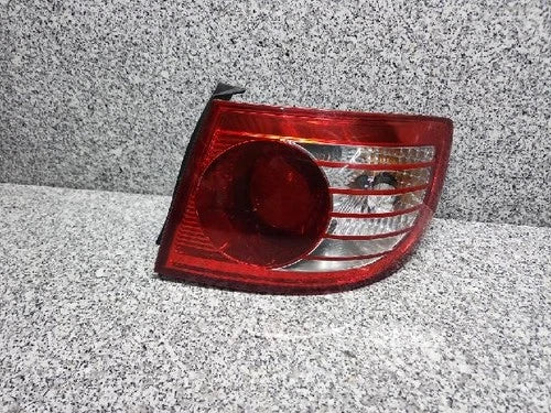 Rear tail light outer right compatible with Hyundai Santa Fe 2010, genuine OEM replacement part 92402 2B500
