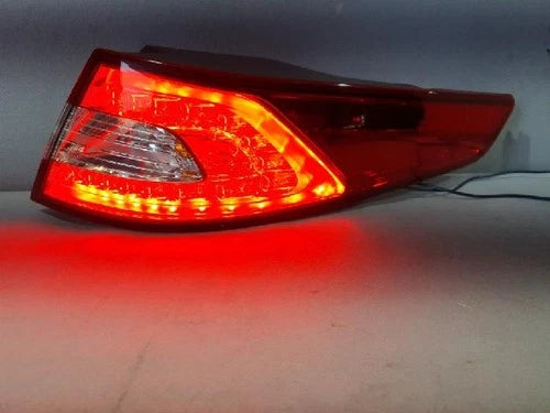 Rear combination tail light (right) compatible with Kia K5 2011, genuine OEM replacement part 92402 2T100