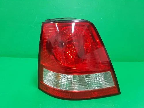Left rear tail light assembly compatible with Kia Sorento 2006, genuine OEM replacement part 92401, 3E000