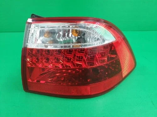 Refacción OEM Usada - Conjunto de luces traseras / calaveras combinadas Kia 2006 OEM 92402 2G005
