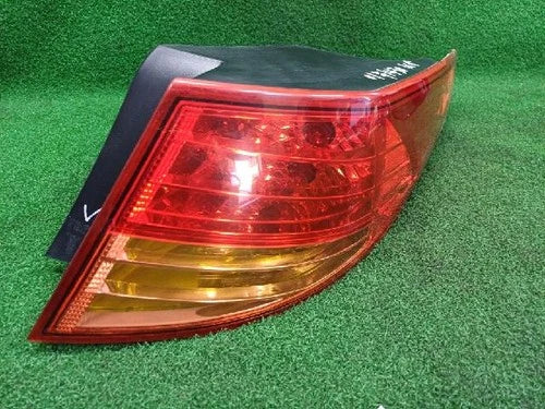 Right rear combination tail light assembly compatible with Kia K5 2011, genuine OEM replacement part 92402 2T000