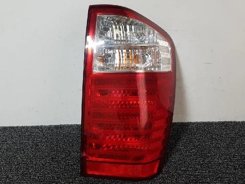 Conjunto de faro/calavera trasero derecho combinado para Kia Carnival 2006, pieza original OEM 92402 4D000