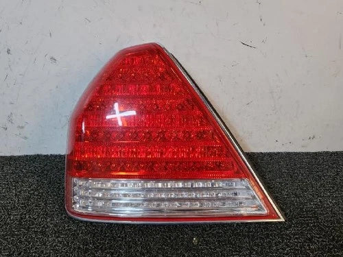 Left rear tail light assembly compatible with Hyundai Equus 2002, genuine OEM replacement part 92401 3B100
