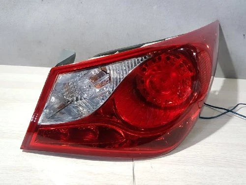 Right rear combination tail light assembly OEM 92402 3S100 compatible with Hyundai YF 2010
