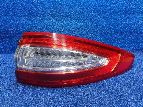 Rear combination tail light Ford 2016 (passenger side/right) OEM 21030205