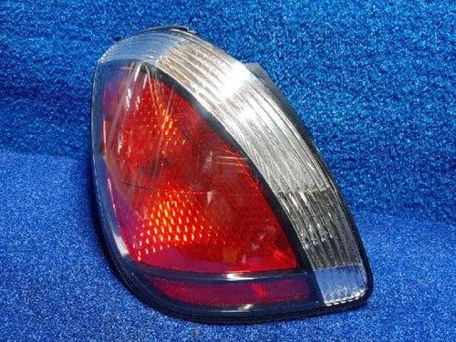Left rear tail light assembly compatible with Kia Rio 2007, genuine OEM replacement part 92401 1G200