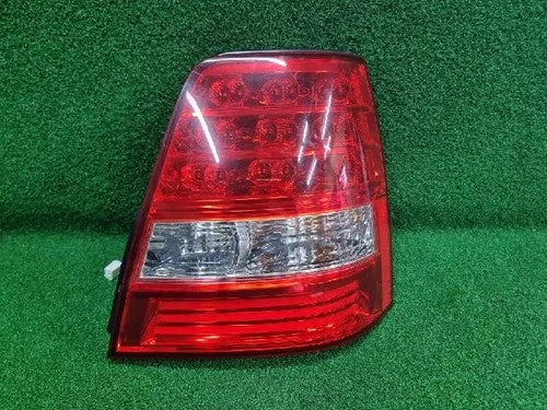 Right rear combination tail light assembly OEM 92402 3E540 compatible with Kia Sorento 2007