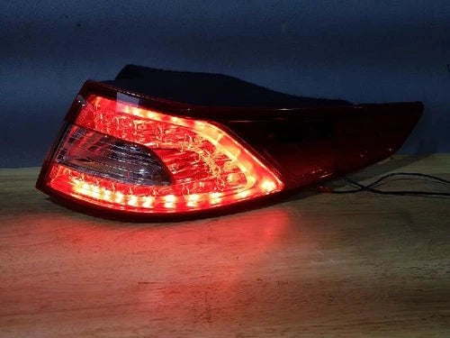 Right rear tail light assembly compatible with Kia Optima 2012, RH OEM 92402, 2T100
