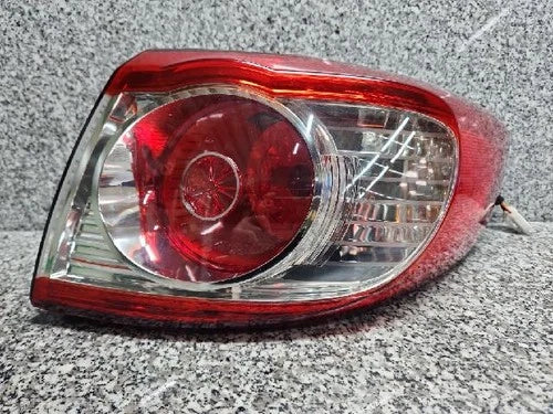 Rear tail light outer right compatible with Hyundai Santa Fe 2010 (genuine OEM replacement part 924022B500)