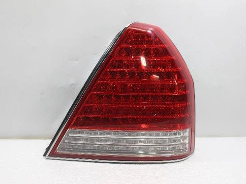 Right rear combination tail light assembly compatible with Hyundai Equus 2008, genuine OEM replacement part 924023B501