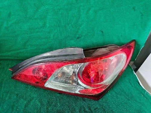 Used OEM Part - Combination Tail Light Assembly right compatible with Hyundai Genesis Coupe 2012, OEM 92402 2M000