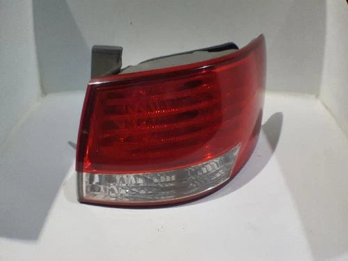 Right outer rear tail light assembly compatible with Hyundai NF N20 2008, genuine OEM replacement part 92402 3K500