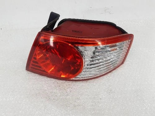 Conjunto de faro/calavera trasero combinado derecho Kia 2004 OEM 92402 3F070