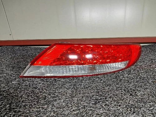 Right rear combination tail light assembly compatible with Hyundai Azera 2006, genuine OEM replacement part 92402 3L001