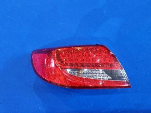 Left rear tail light compatible with Hyundai Azera 2011, genuine OEM replacement part 92401 3L500