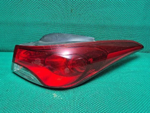 Used OEM Part - light assembly outer rear combination right Hyundai Elantra 2012 OEM 924023X000