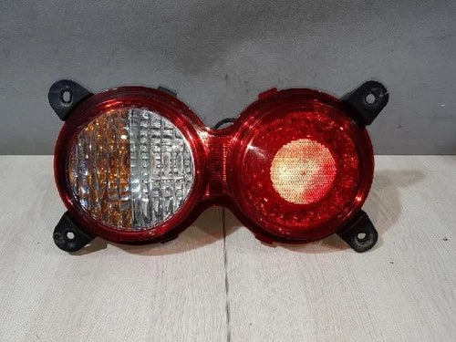 Right rear tail light assembly compatible with Kia K2500 2015, genuine OEM replacement part 924024E100