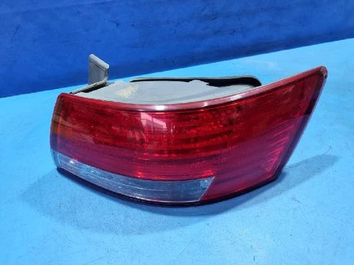 Right outer rear tail light assembly compatible with Hyundai NF 2009, genuine OEM replacement part 92402 3K500