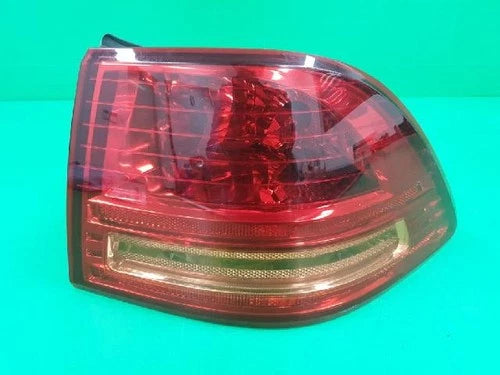 Right rear combination tail light assembly compatible with Kia D-LEV 2007, genuine OEM replacement part 92402 2G005