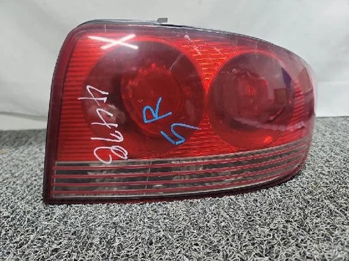 Right rear tail light assembly compatible with Hyundai EF 2002, genuine OEM replacement part 92402 3D000