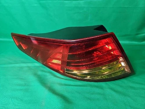 Left rear tail light assembly compatible with Kia Optima 2012, genuine OEM replacement part 92401, 2T000