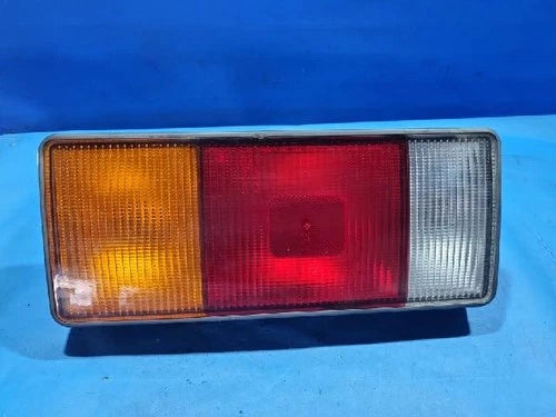 Right rear combination tail light assembly compatible with Hyundai Mighty 2004, genuine OEM replacement part 92402 7A100