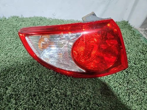 Left rear combination tail light assembly compatible with Hyundai Santa Fe 2006, genuine OEM replacement part 92401 2B000