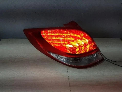 Rear combination tail light (left) compatible with Hyundai Veloster 2012, genuine OEM replacement part 92401 2V110