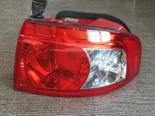 Kia Optima 2002 - Right rear combination tail light OEM 92421 3C070