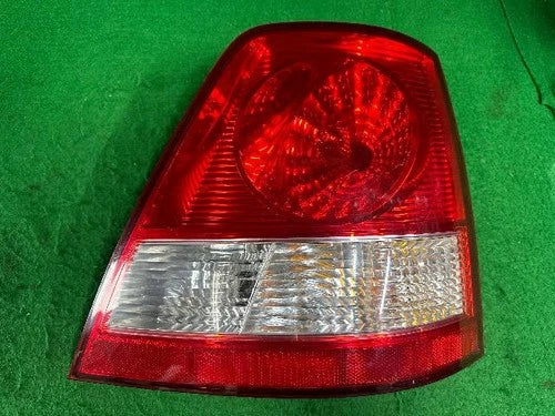 Right rear combination tail light assembly OEM 92402 3E000 compatible with Kia Sorento 2006