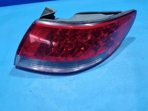 Right rear combination tail light assembly OEM 92402 3L001 compatible with Hyundai Azera 2007