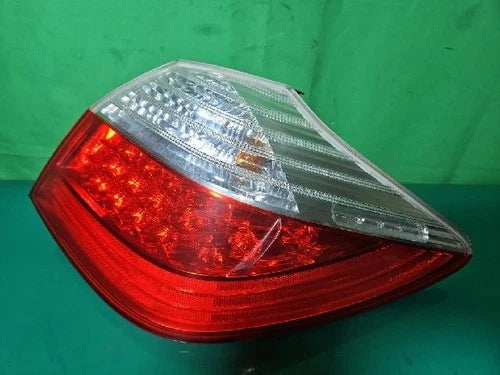 Right rear tail light compatible with Hyundai Genesis Coupe 2008, genuine OEM replacement part 92402 3M060