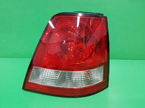 Right rear combination tail light assembly compatible with Kia Sorento 2004, genuine OEM replacement part 92402 3E000