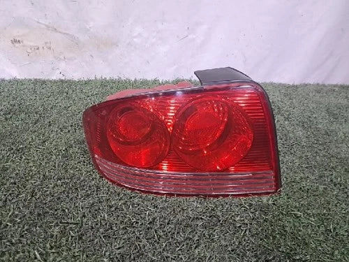 Right rear tail light assembly compatible with Hyundai EF 2004, genuine OEM replacement part 92402 3D000