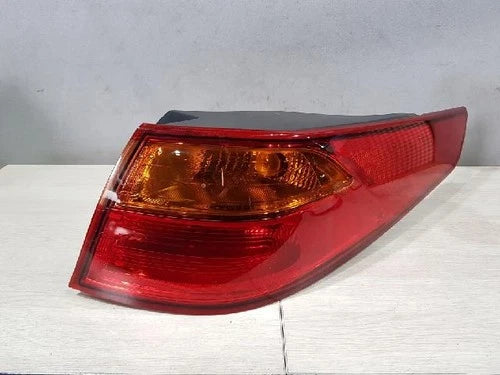 Right rear combination tail light assembly compatible with Kia K5 2015, genuine OEM replacement part 924022T500