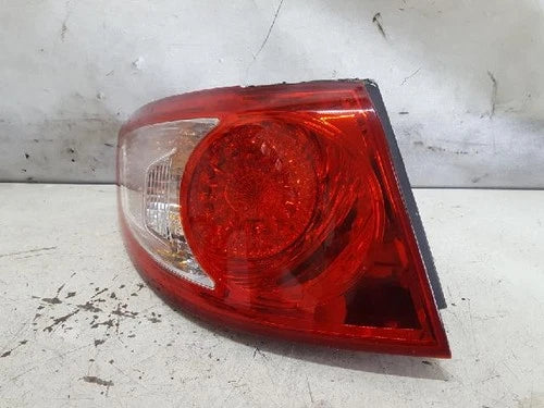 Left rear tail light assembly (combination) OEM 92401 2B000 compatible with Hyundai Santa Fe 2009
