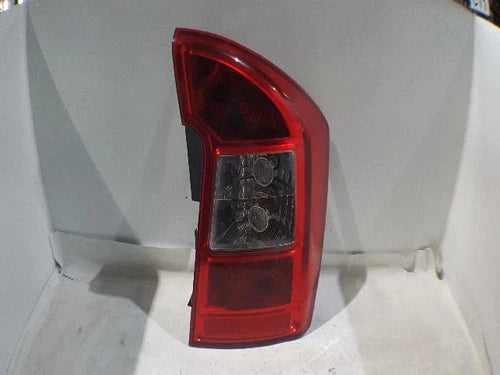 Right rear tail light assembly compatible with Kia Carens 2007, genuine OEM replacement part 92402 1D000