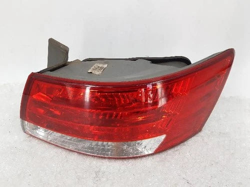 Right outer rear tail light assembly compatible with Hyundai NF 2007, OEM 92402 3K400