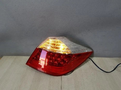 Right rear tail light compatible with Hyundai Genesis Coupe 2009, genuine OEM replacement part 924023M060
