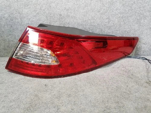 Right rear tail light assembly compatible with Kia Optima 2012, RH OEM 92402, 2T100