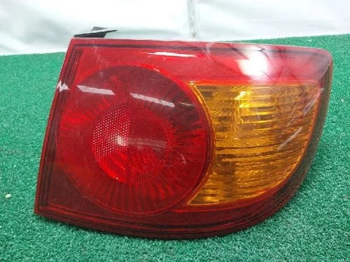 Right rear tail light assembly compatible with Hyundai Elantra 2004, genuine OEM replacement part 92402-2D2