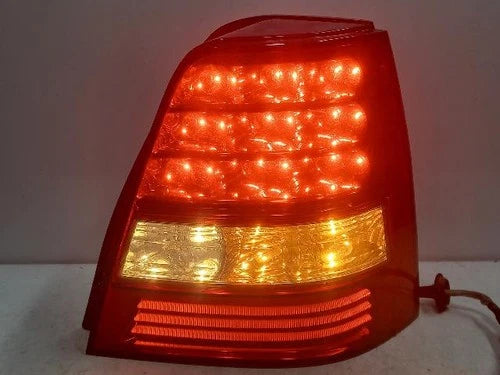 Right rear combination tail light assembly compatible with Kia Sorento 2008, genuine OEM replacement part 924023E500